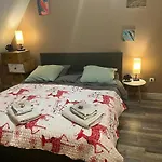 Apartment Lacouty, Le Paradis Vous Attend! Junhac