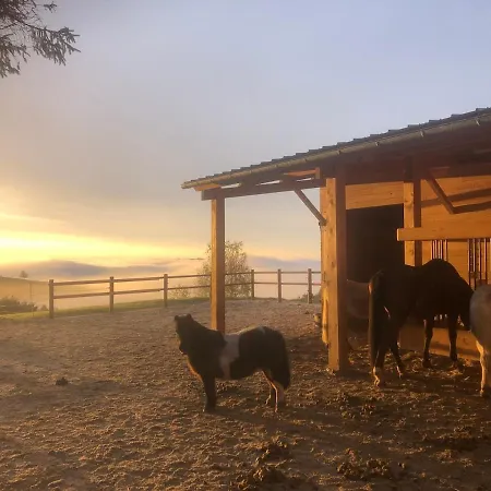 Lacouty, Le Paradis Vous Attend! Lägenhet Junhac