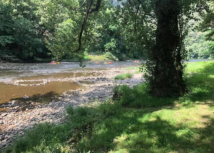 Lacouty, Le Paradis Vous Attend! Junhac