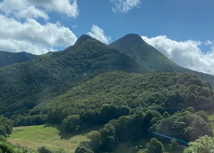 Lacouty, Le Paradis Vous Attend! Junhac